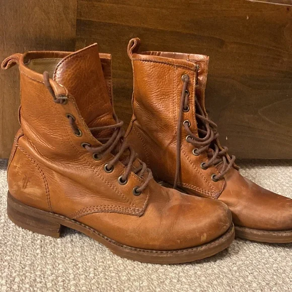 Women’s size 6 1/2 Frye leather boot - Picture 2 of 5